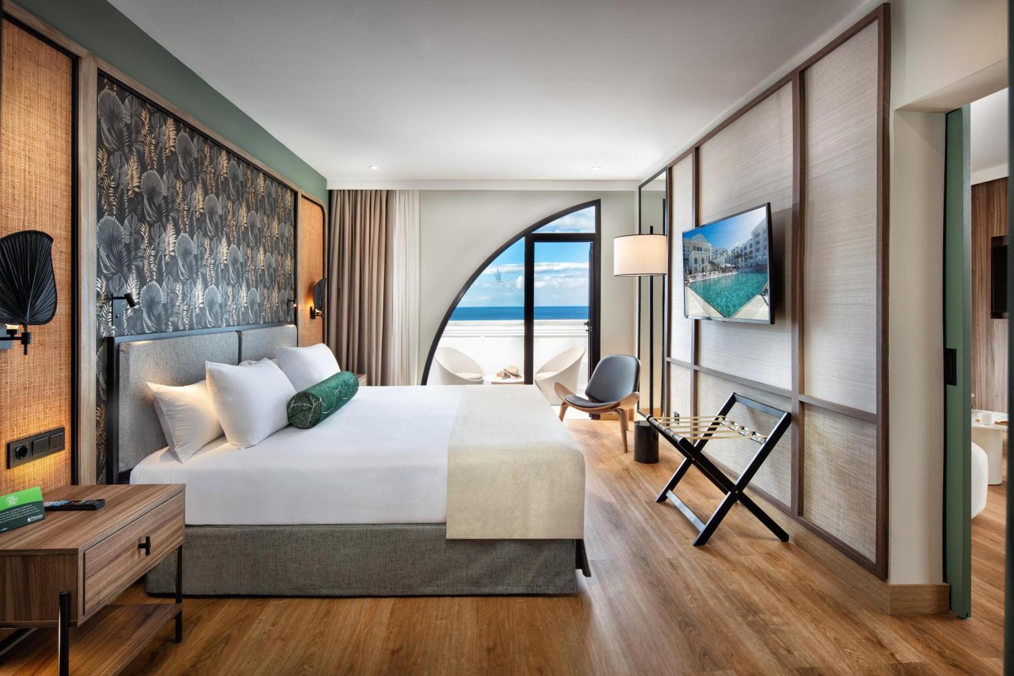 Suite met Uitzicht op de Zee of het Zwembad